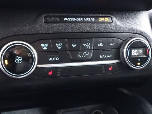 Used 2020 Ford Escape SE image 24