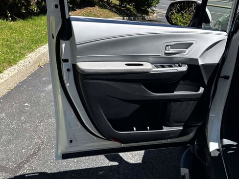 Used 2025 Toyota Sienna LE FWD image 15
