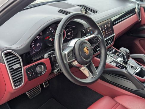 Used 2023 Porsche Cayenne S image 4