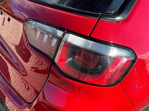 Used 2018 Jeep Compass Latitude image 26