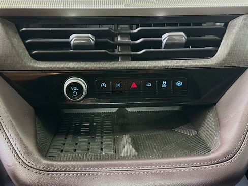 Used 2025 Ford Explorer Platinum w/ LUX Leather Package image 24