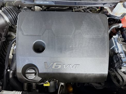 Used 2023 Chevrolet Traverse LS image 39