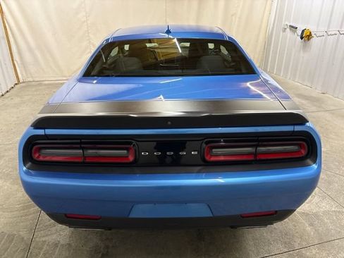 Used 2019 Dodge Challenger R/T RWD image 9
