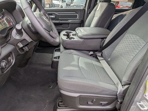 New 2026 RAM 2500 Big Horn AWD/4WD image 12