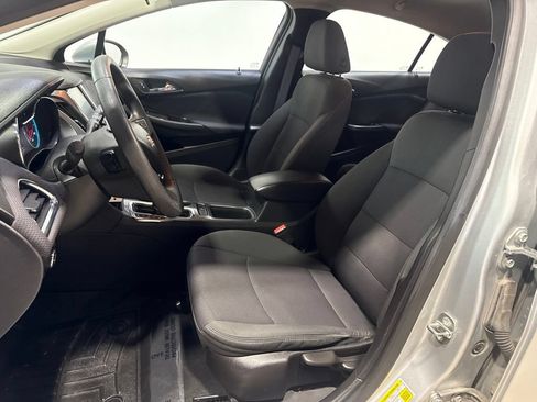 Used 2017 Chevrolet Cruze LT FWD image 22