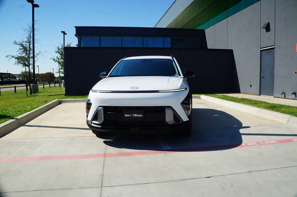 New 2027 Hyundai Kona SEL Sport FWD image 2