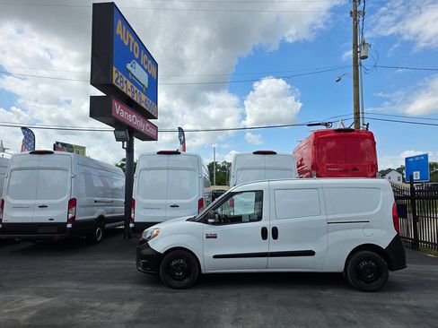 Used 2021 RAM ProMaster City Tradesman image 4