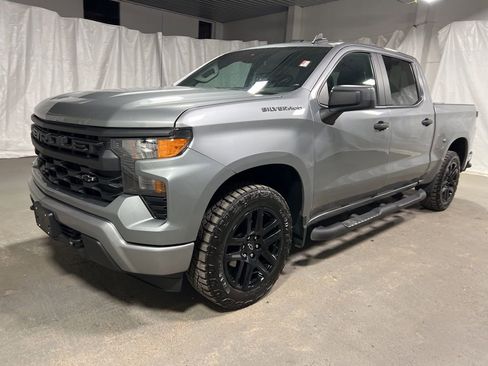 Used 2023 Chevrolet Silverado 1500 Custom image 3