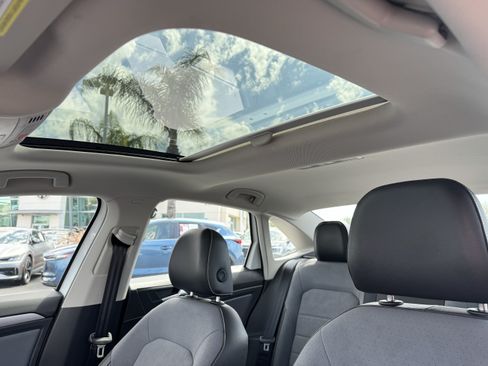Used 2025 Volkswagen Jetta SE w/ Sunroof Package FWD image 30