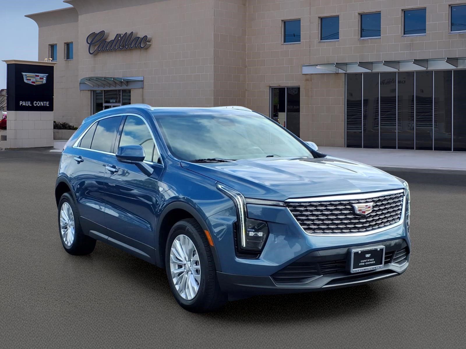 Used 2024 Cadillac XT4 Luxury w/ Cold Weather Package AWD/4WD image 3