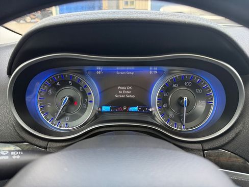 Used 2016 Chrysler 300 C RWD image 14