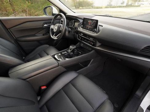 Used 2023 Nissan Rogue SV w/ SV Premium B Package image 28