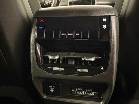 Used 2023 Jeep Grand Cherokee L Laredo AWD/4WD image 17