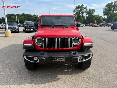 Used 2025 Jeep Wrangler Unlimited Sahara AWD/4WD image 11