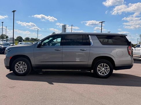 Used 2023 Chevrolet Suburban LT AWD/4WD image 9