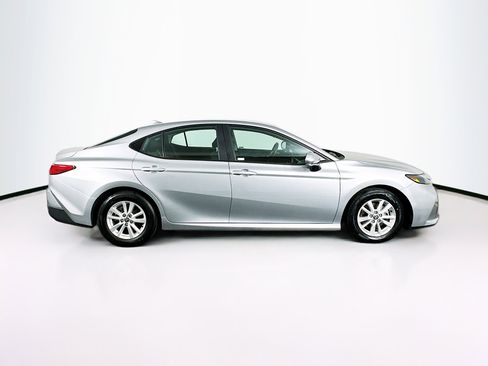 Used 2025 Toyota Camry LE image 10