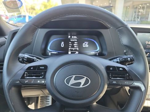 Used 2025 Hyundai Elantra Sport image 22