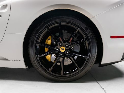 Used 2013 Ferrari California RWD image 41