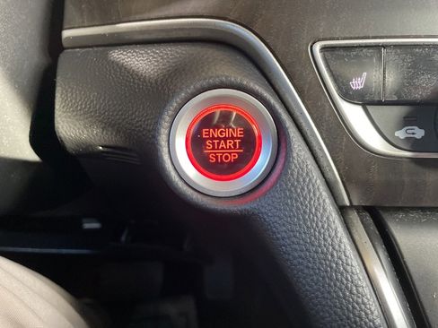 Used 2018 Honda Accord EX image 19