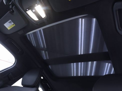 Used 2024 Volvo S60 T8 Ultimate image 23