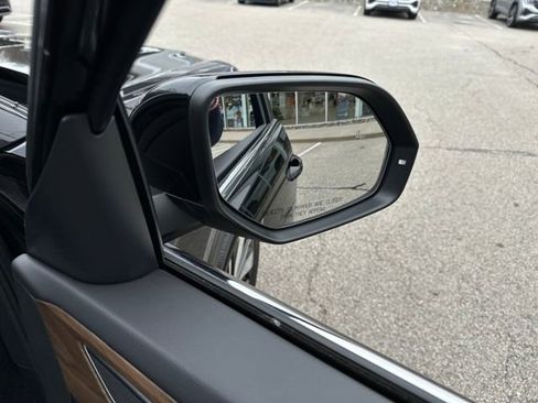 Certified 2025 Volkswagen Atlas SE image 39