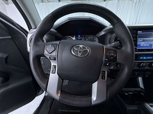 Used 2021 Toyota Tacoma SR5 AWD/4WD image 25