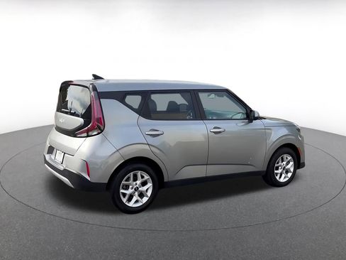 Used 2025 Kia Soul LX w/ LX Technology Package FWD image 15