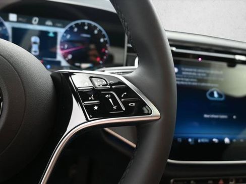 New 2026 Mercedes-Benz E 350 4MATIC Sedan image 15
