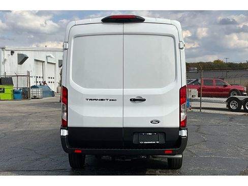 New 2026 Ford Transit 250 148 Medium Roof w/ Load Area Protection Package RWD image 32