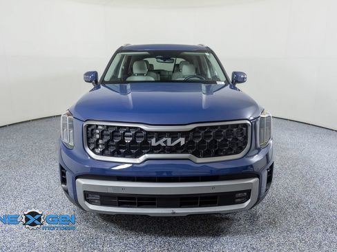 Used 2025 Kia Telluride SX w/ SX Captain's Chair Package AWD/4WD image 3
