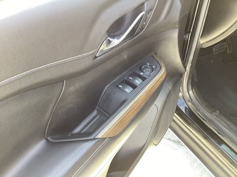 Used 2020 GMC Acadia SLE AWD/4WD image 12