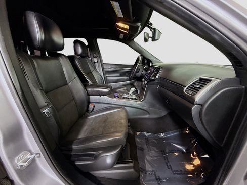 Used 2019 Jeep Grand Cherokee Altitude image 29
