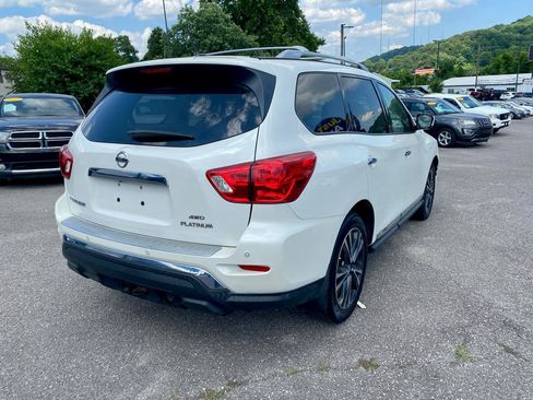 Used 2017 Nissan Pathfinder Platinum w/ Family Entertainment Package AWD/4WD image 7