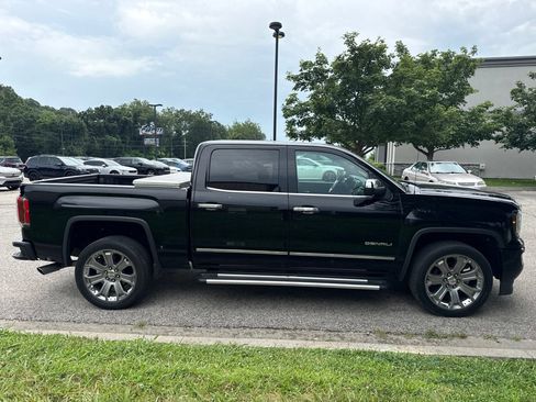 Used 2018 GMC Sierra 1500 Denali w/ Denali Ultimate Package AWD/4WD image 4