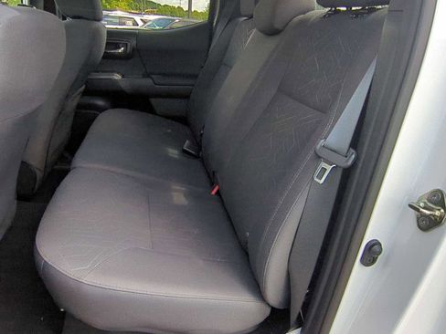 Used 2017 Toyota Tacoma TRD Off-Road image 19