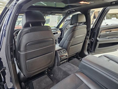 Used 2014 BMW 750Li image 26