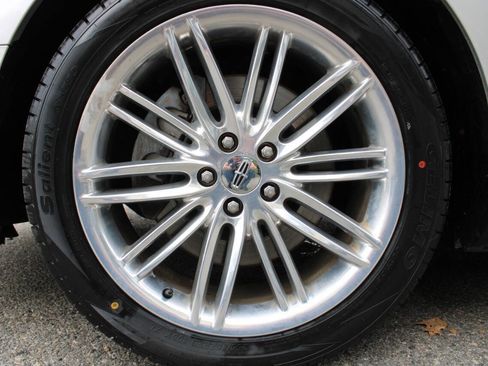 Used 2019 Lincoln MKT AWD image 20