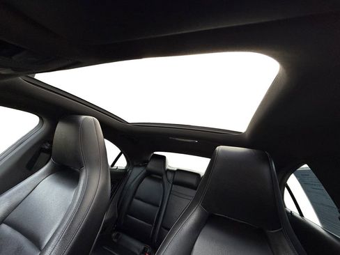 Used 2016 Mercedes-Benz CLA 250 image 12