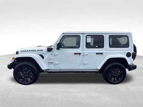 Used 2024 Jeep Wrangler Unlimited Sahara w/ Safety Group AWD/4WD image 2