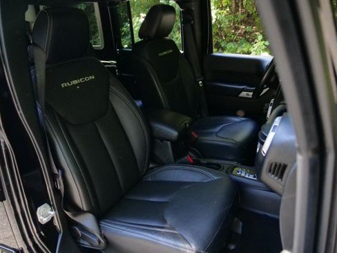 Used 2017 Jeep Wrangler Unlimited Rubicon AWD/4WD image 36