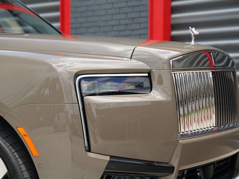 Used 2025 Rolls-Royce Cullinan AWD/4WD image 12