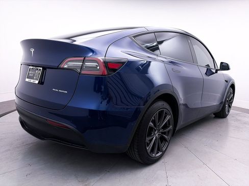 Used 2022 Tesla Model Y Long Range image 14