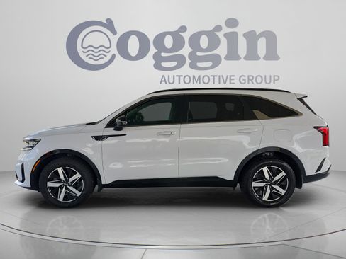 Used 2022 Kia Sorento S FWD image 2