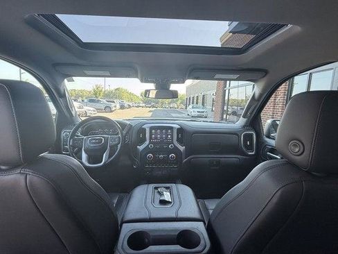 Used 2019 GMC Sierra 1500 SLT w/ SLT Premium Plus Package AWD/4WD image 17