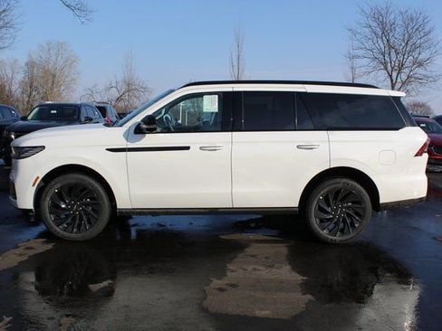New 2026 Lincoln Navigator Reserve w/ Jet Appearance Package AWD/4WD image 6