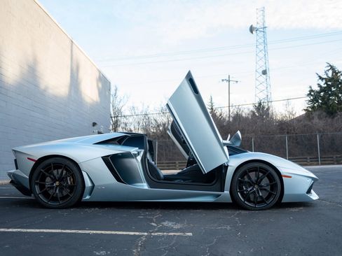 Used 2013 Lamborghini Aventador LP 700-4 image 5