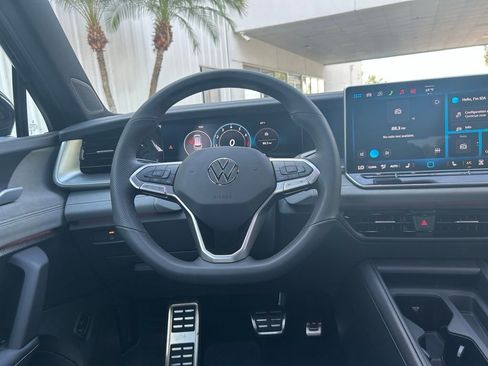 New 2026 Volkswagen Tiguan SE R-Line FWD image 48