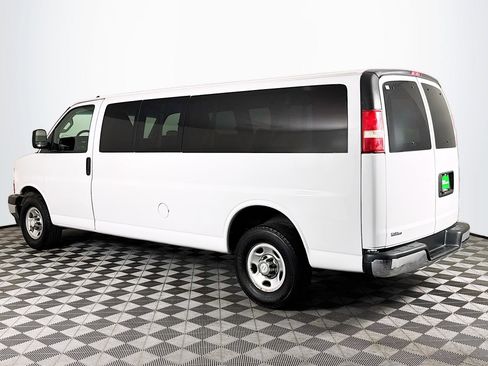 Used 2018 Chevrolet Express 3500 LT w/ LT Preferred Equipment Group image 6