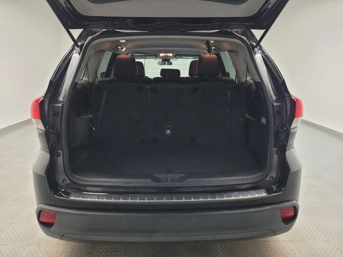 Used 2018 Toyota Highlander LE w/ Protection Package #3 image 29