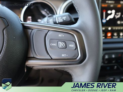 Used 2023 Jeep Wrangler Unlimited w/ Cold Weather Group AWD/4WD image 27